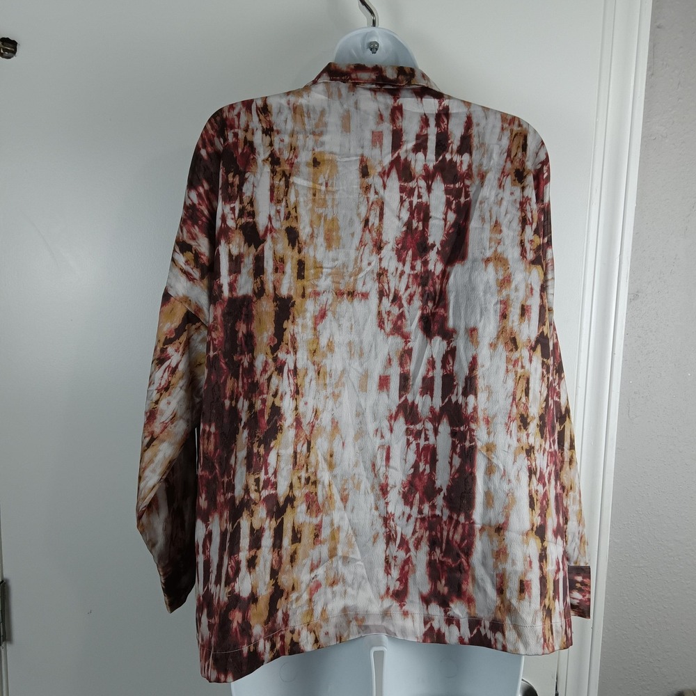 WynneLayers Shirt Womens Medium Red Beige Watercolor Button Up Blouse Top NWT - Picture 7 of 14